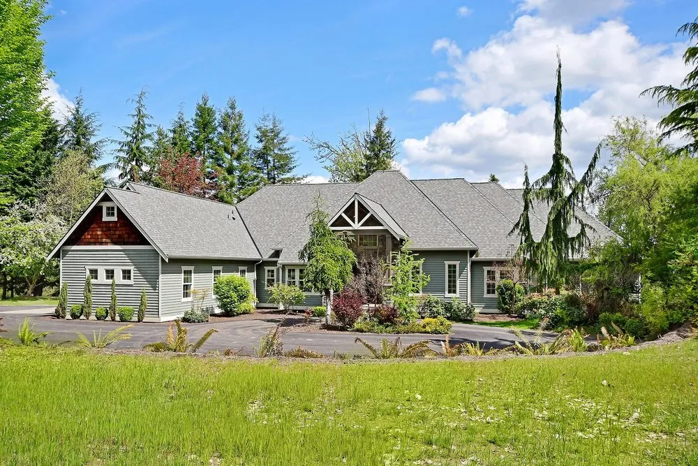 Slide of Elite Roofing