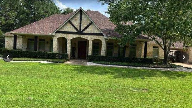 Slide of Elite Roofing