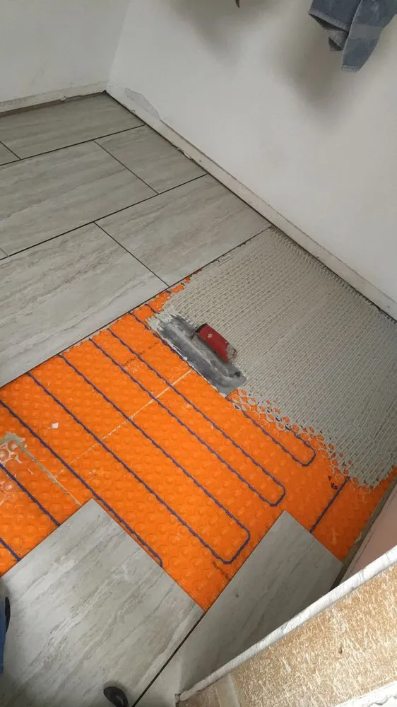 Slide of Elite Tradesmen