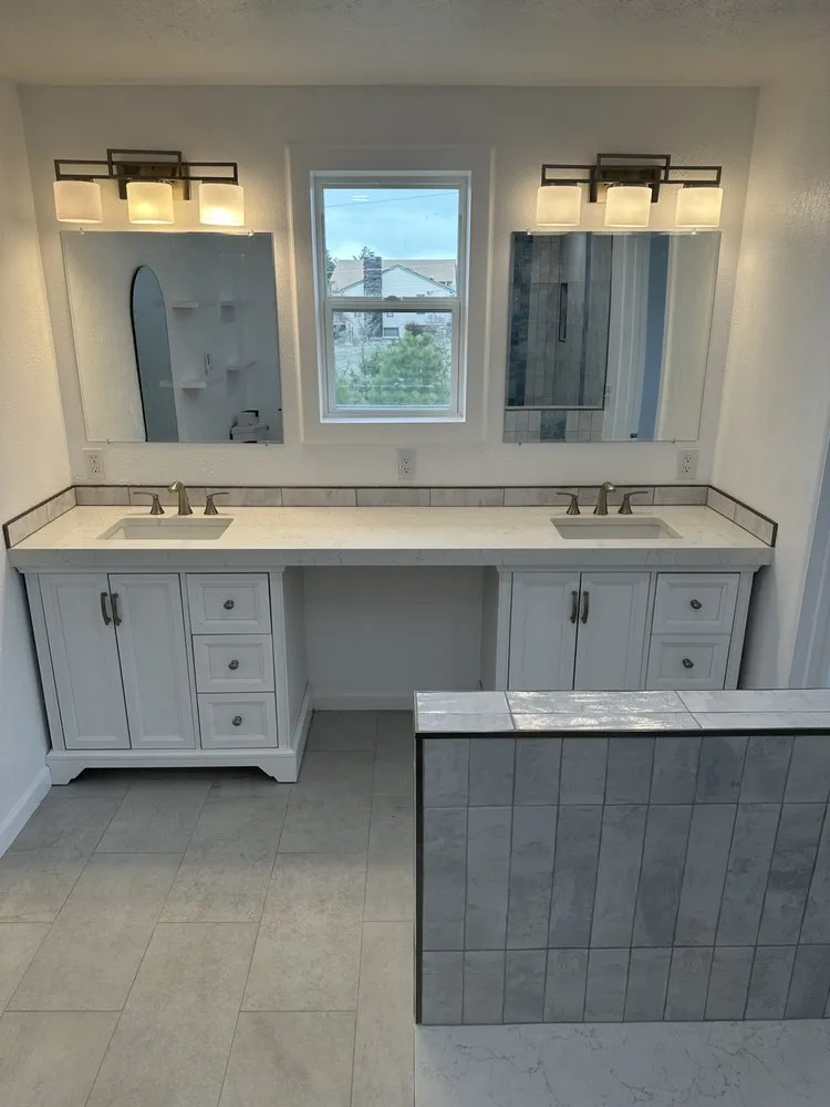 Slide of Elite Tradesmen