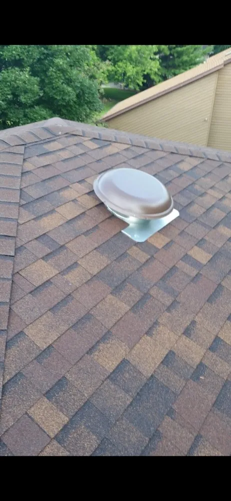 Top-rated storm damage roof repair experts serving East Galesburg, IL - Elite Tree Service Professionals