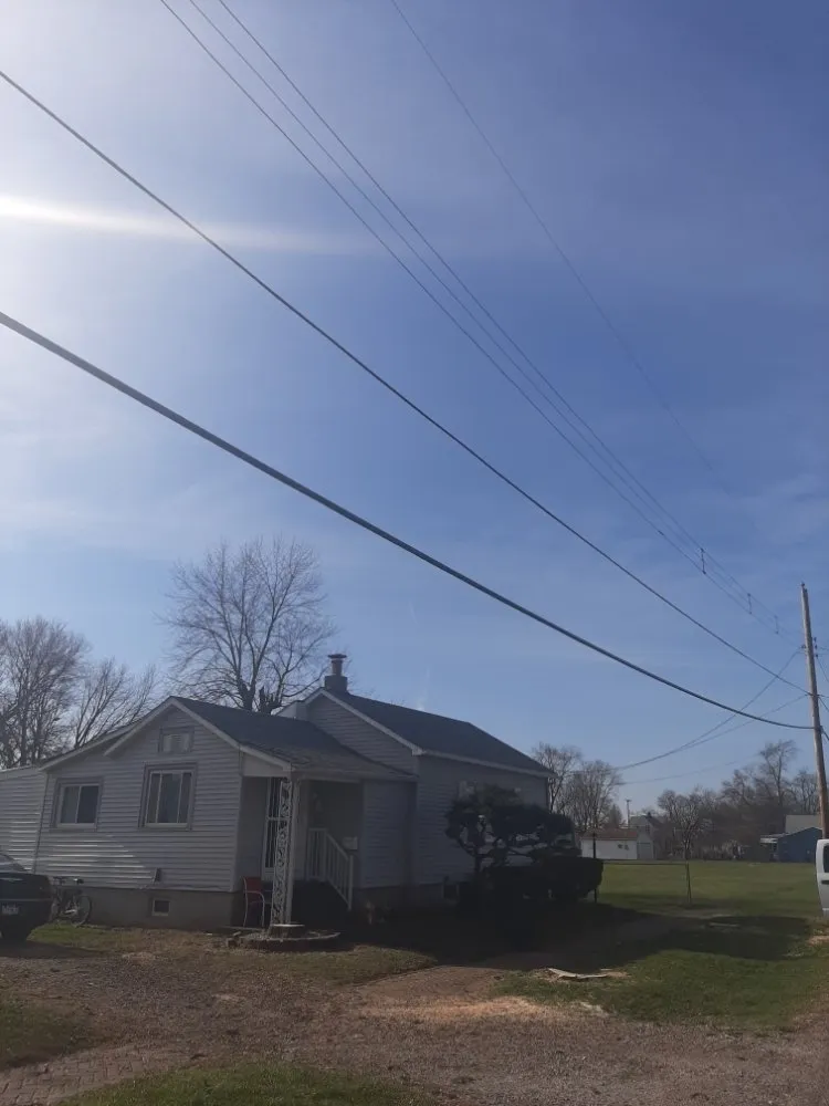 Local roof leak repair experts serving East Galesburg, IL - Elite Tree Service Professionals