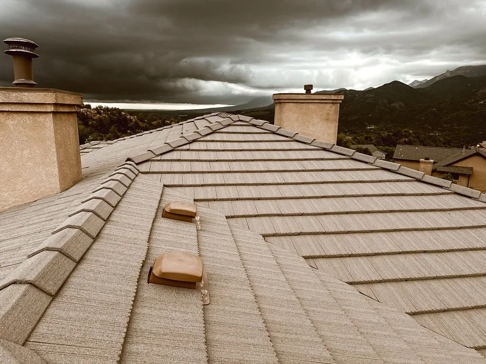 Trusted roof leak repair experts serving Divide, CO - Elk Hollow Roofing & Construction