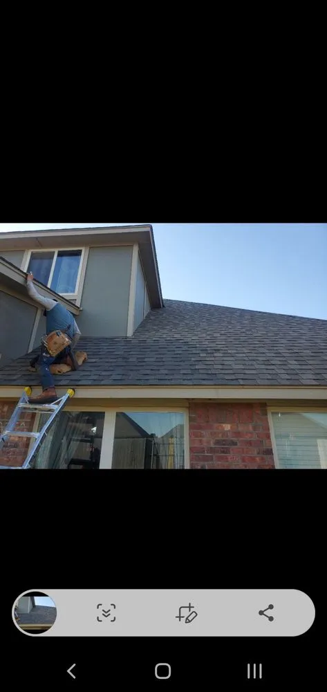 Slide of Elliott Roofing