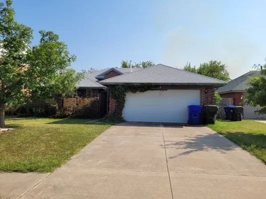 Elliott Roofing Logo