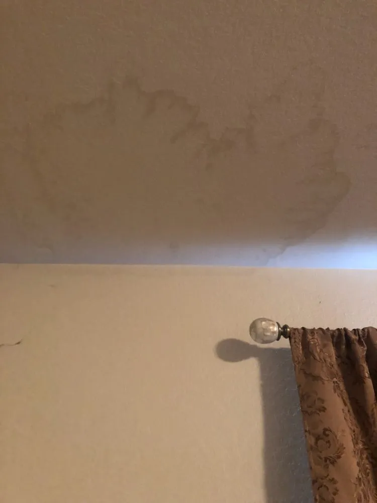 Slide of Elliott Roofing