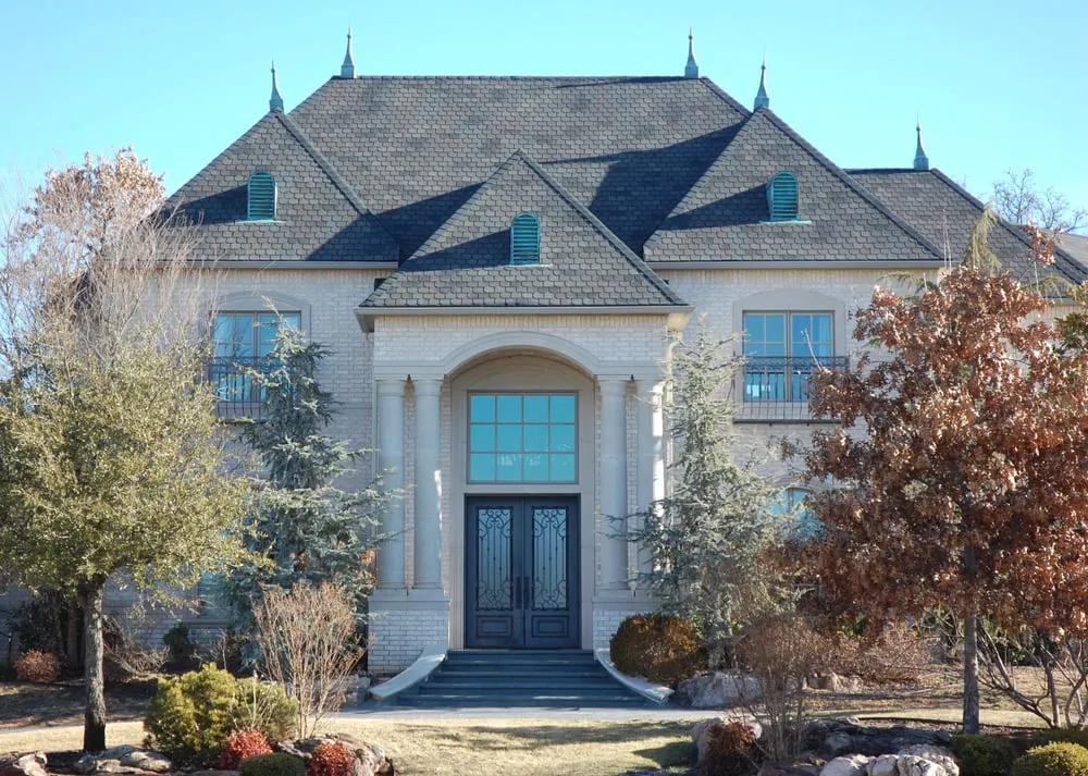 Slide of Elliott Roofing