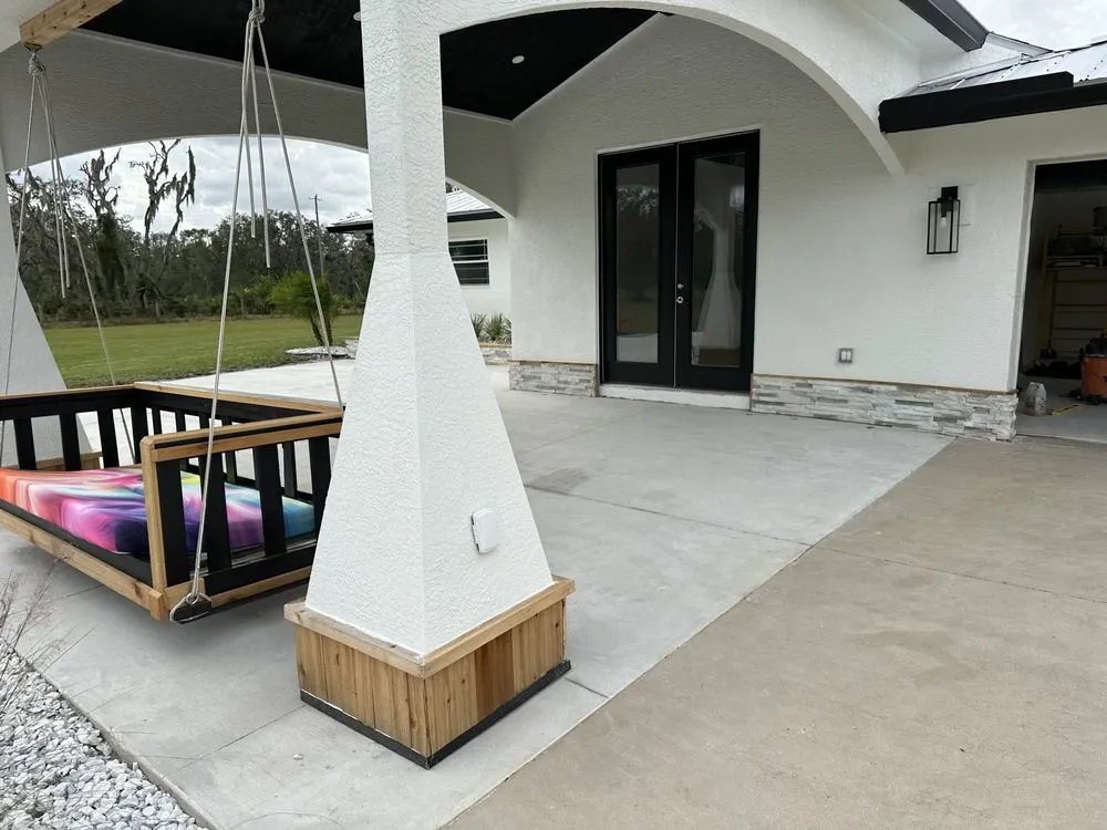 Slide of Elliotts Elite Home Solutions