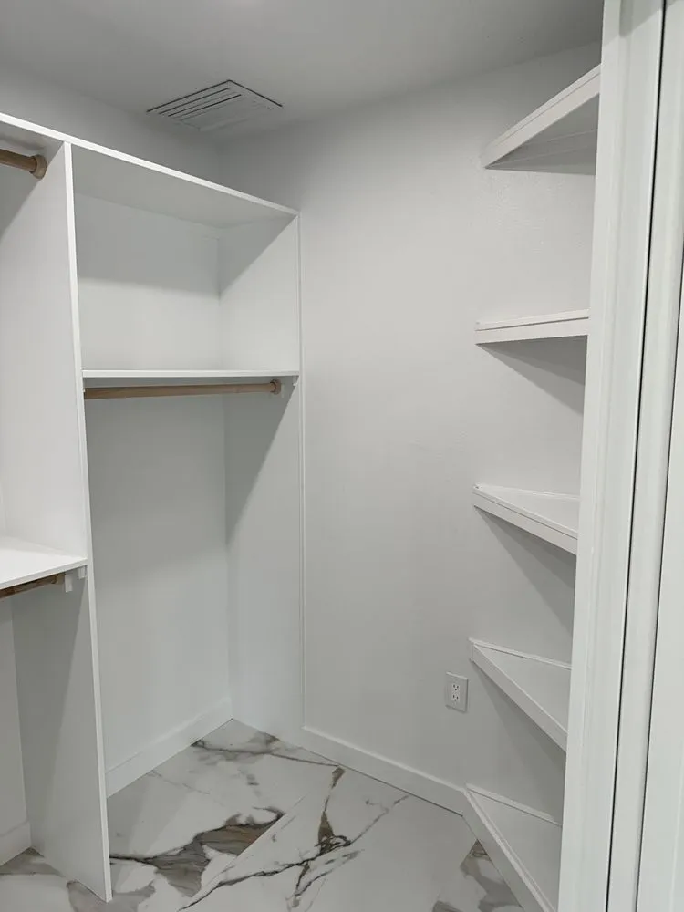 Slide of Elliotts Elite Home Solutions