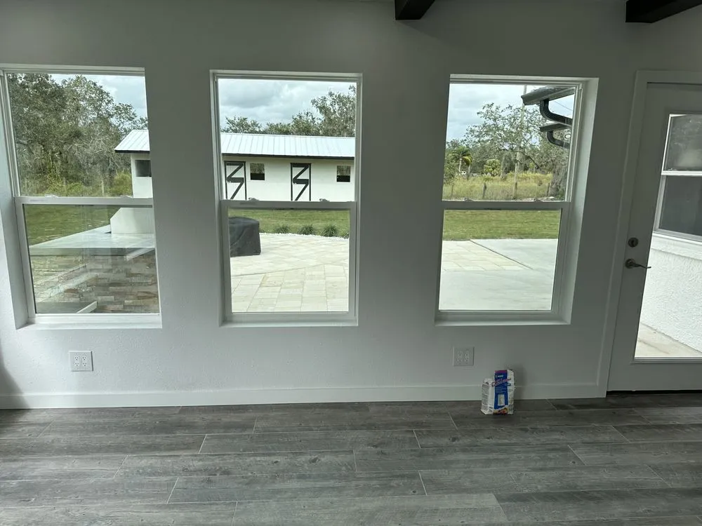 Slide of Elliotts Elite Home Solutions