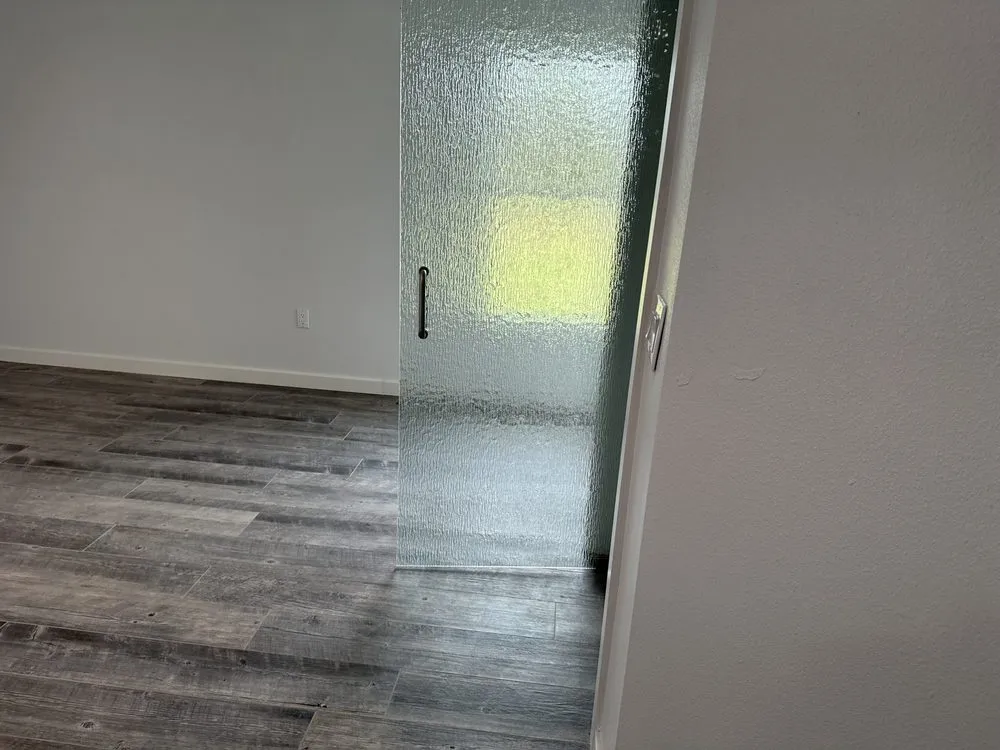 Slide of Elliotts Elite Home Solutions