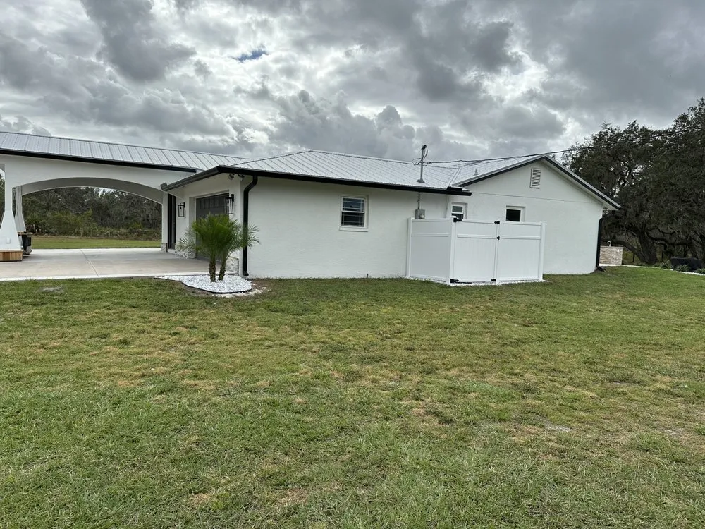 Slide of Elliotts Elite Home Solutions