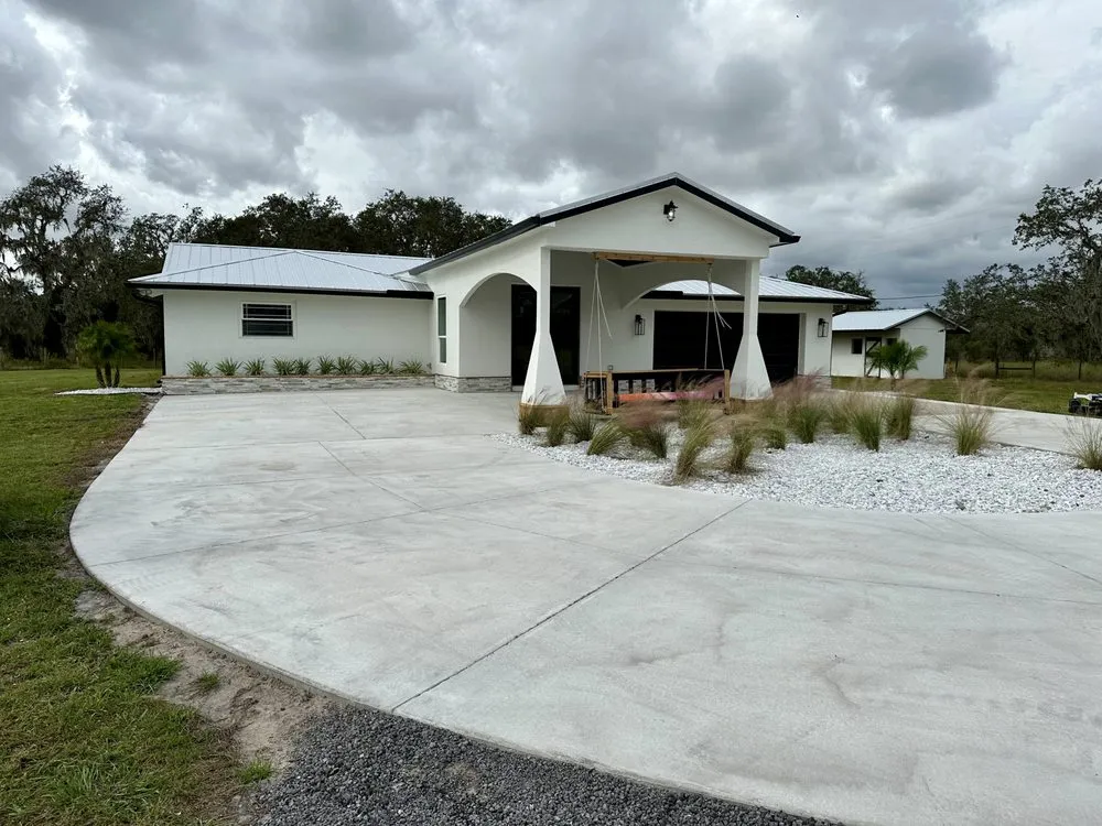 Slide of Elliotts Elite Home Solutions