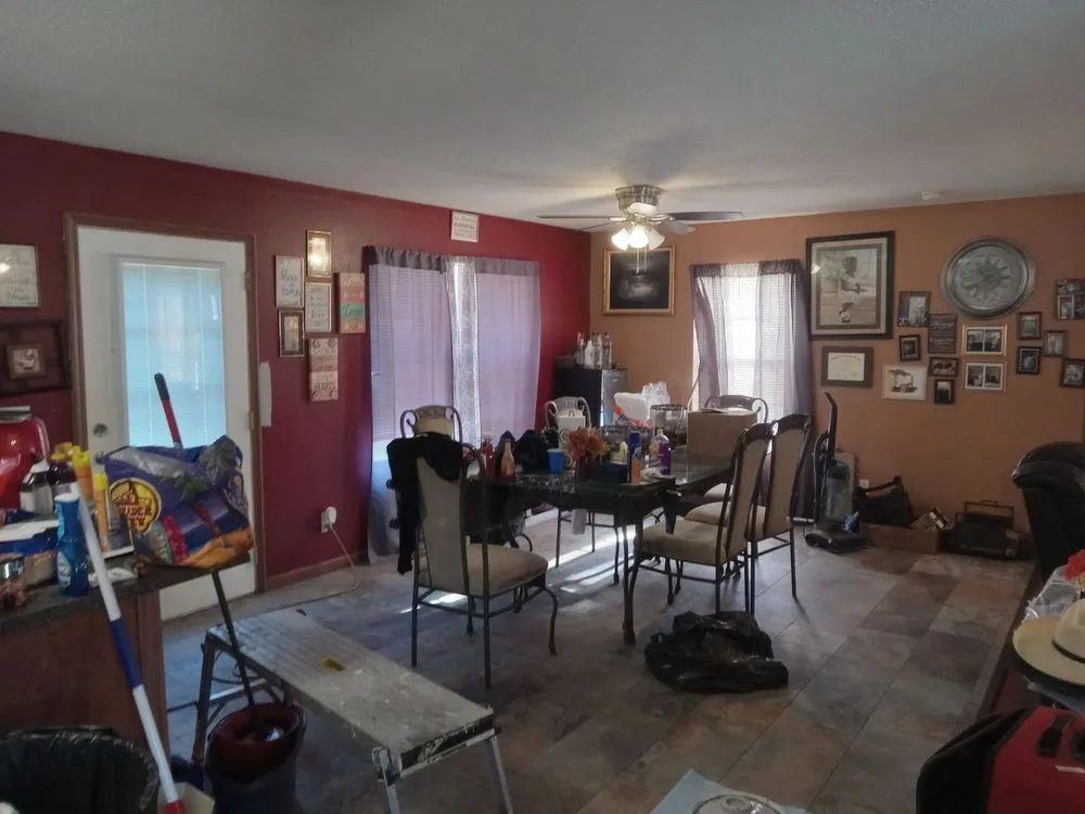 Local roof repair in East St. Louis, IL by EL's Arts and Crafts