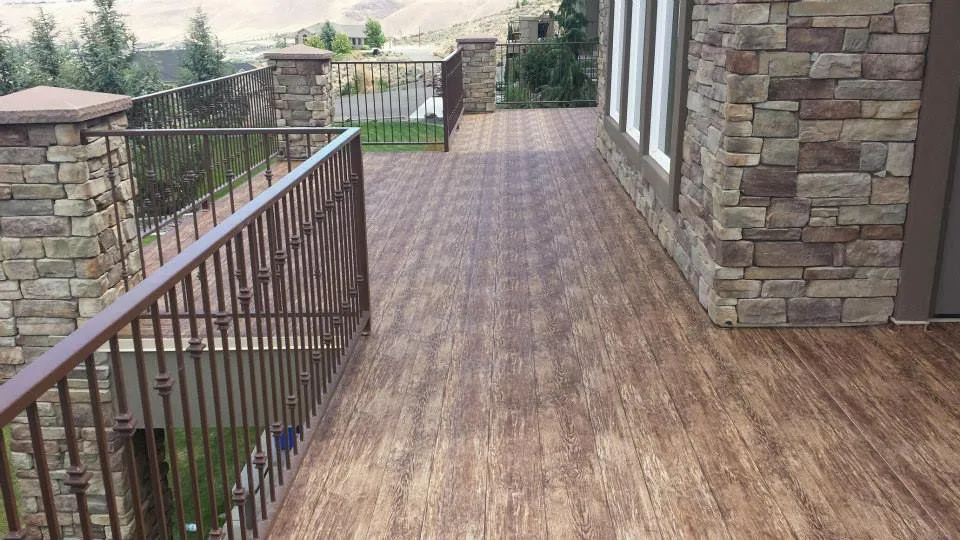 Slide of Elsom Roofing