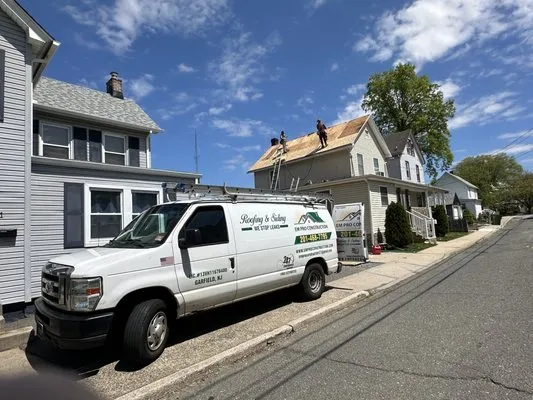 Em Pro Construction Logo