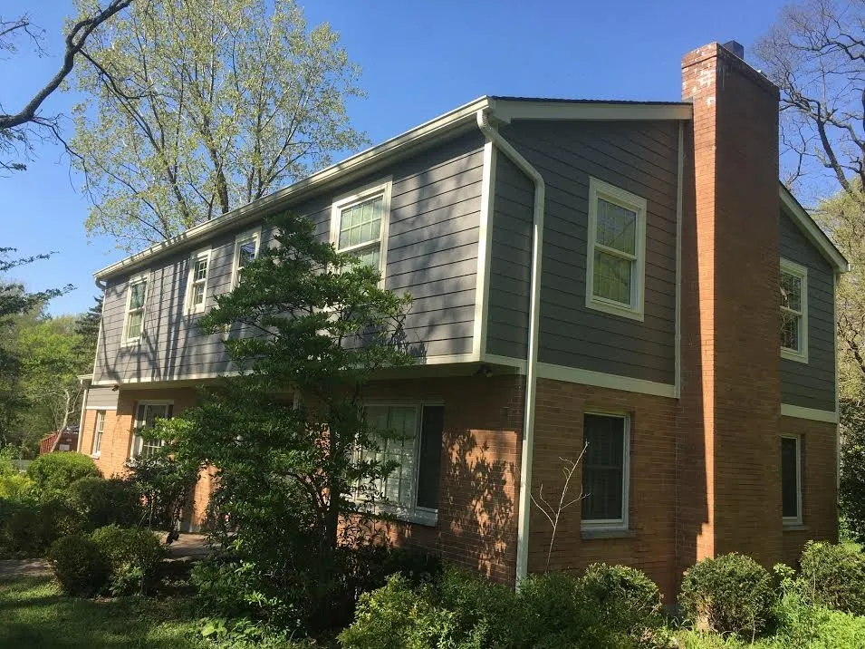 Emergency residential roofing service experts serving Liberty Township, OH - EMA Construction