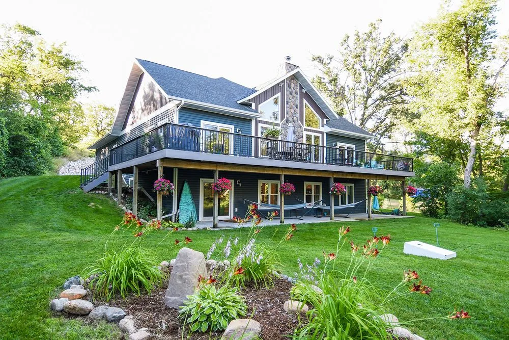 Emergency residential roofing service in Nevis, MN by Emcon