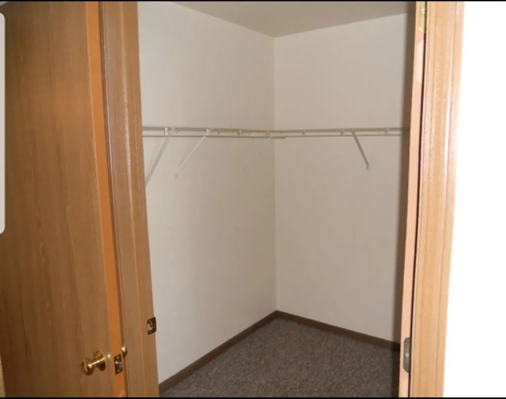 Slide of Emerald Cleaning & Contracting Services