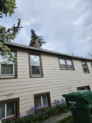 Emerald Masonry & Construction Logo