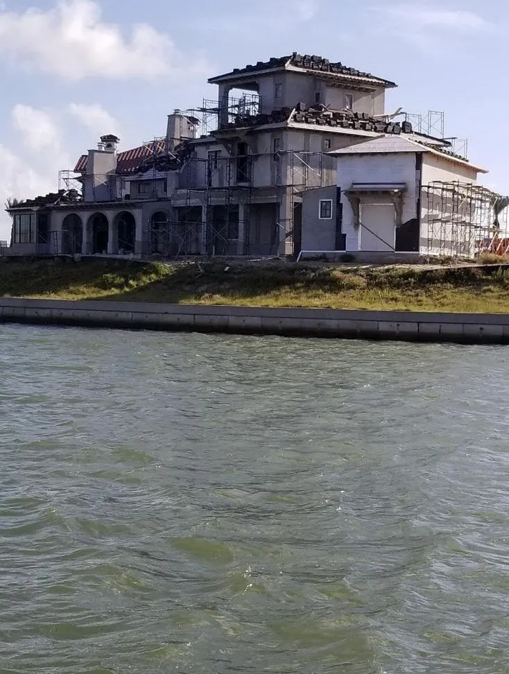 Slide of Empresa De Roofing De Jorge