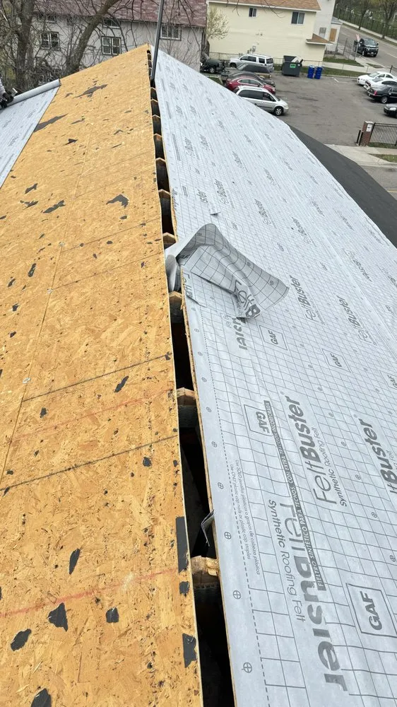 Slide of Emy Exteriors