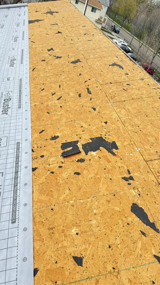 Slide of Emy Exteriors