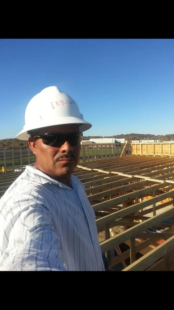 Slide of Enrique Hernandez Construction