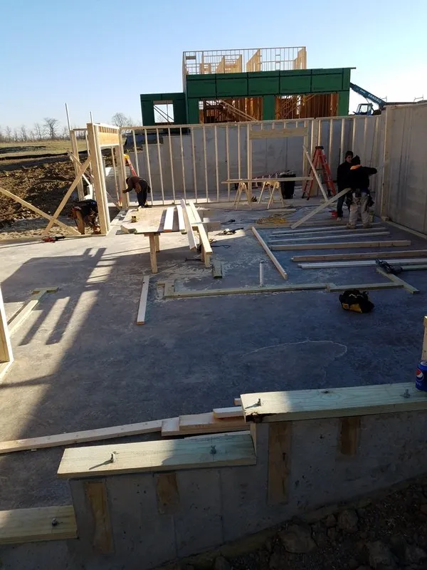 Slide of Enrique Hernandez Construction