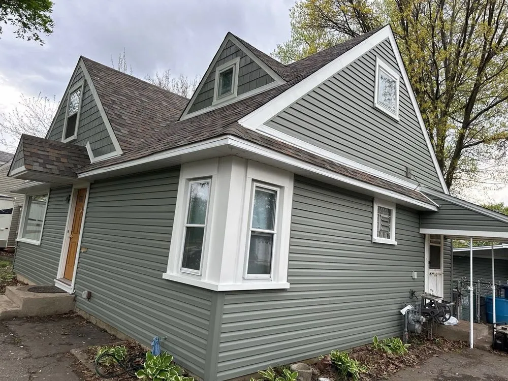 Slide of Enrique's Roofing