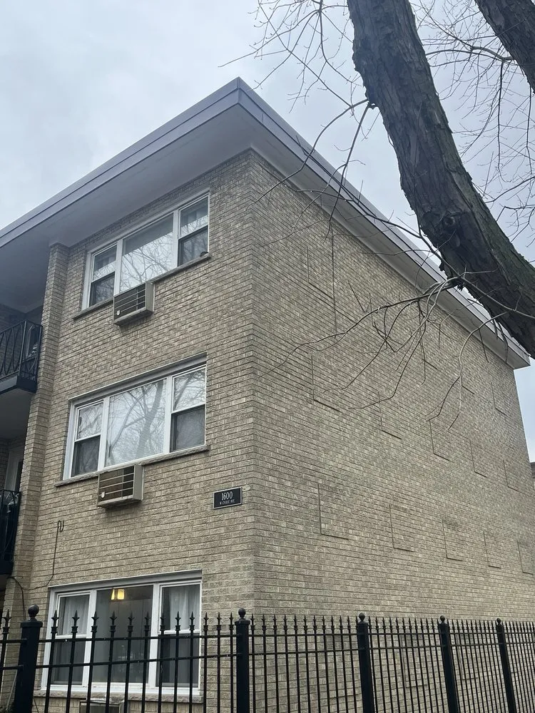 Slide of Enriquez Gutter