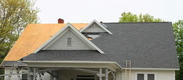 Expert roof leak repair experts serving Old Town Manassas, VA - Er & Af Amigo