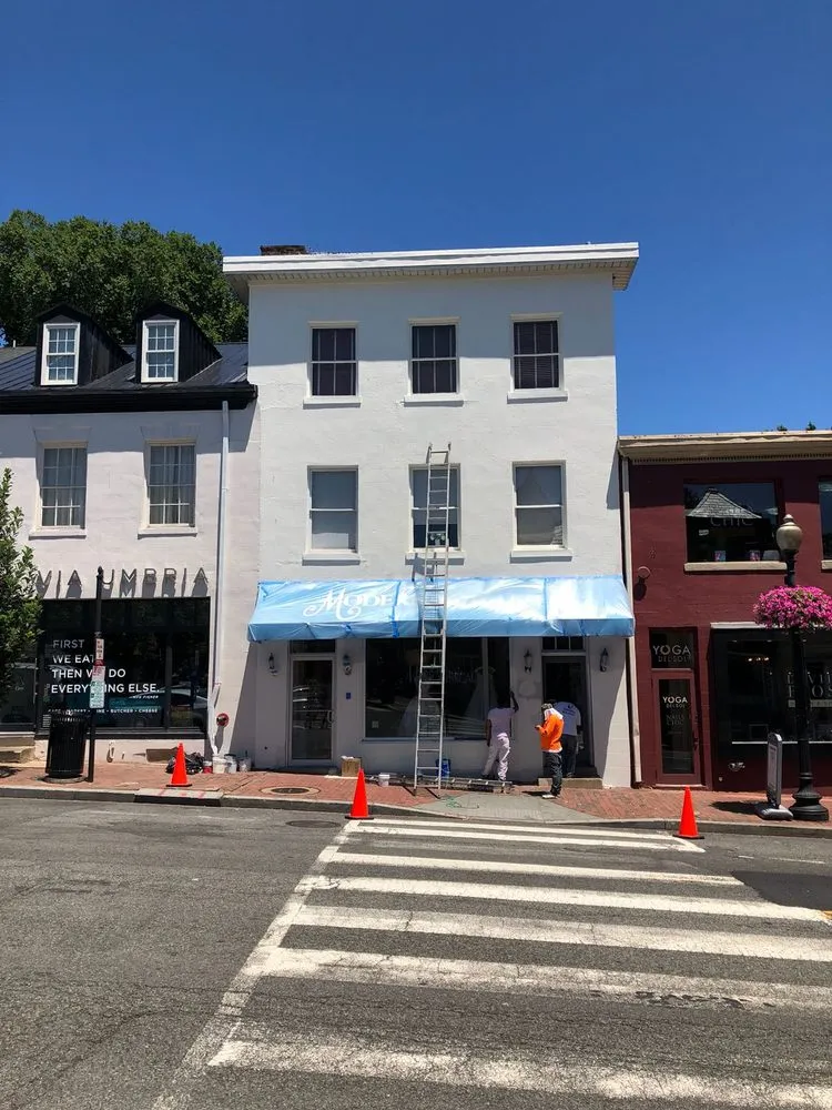 Slide of E&R Contractors