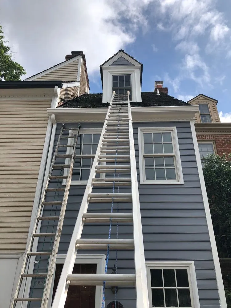 Slide of E&R Contractors