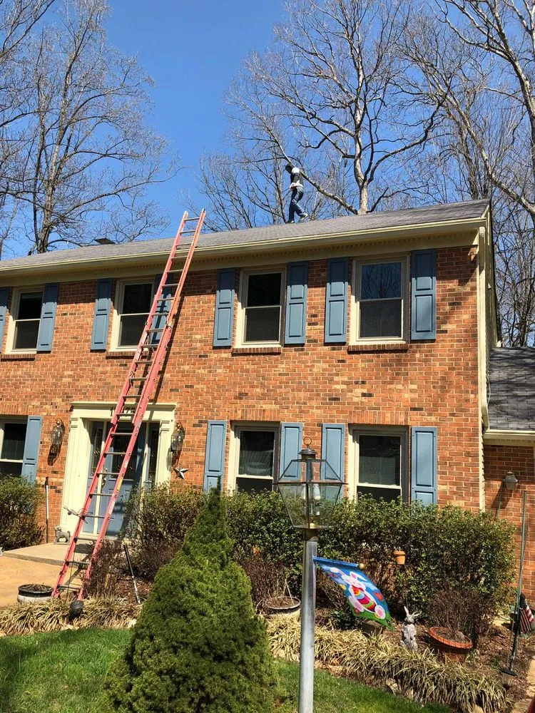 Slide of E&R Contractors