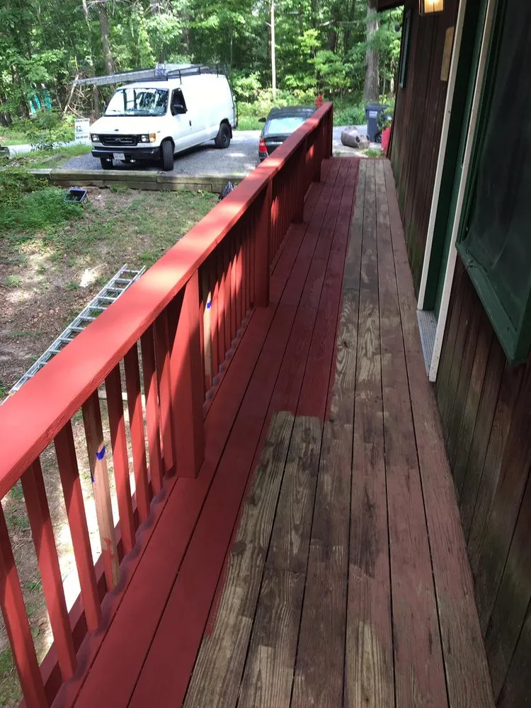 Slide of E&R Contractors