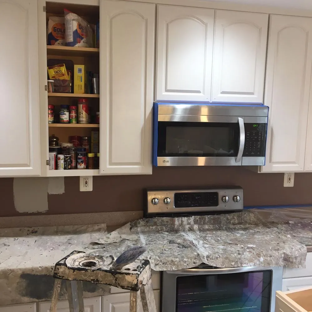 Slide of E&R Contractors