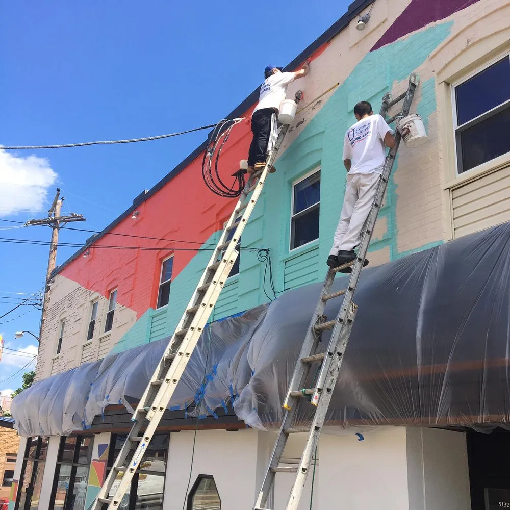 Slide of E&R Contractors