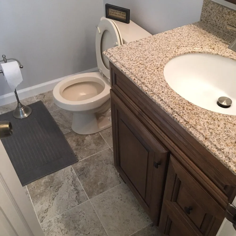 Slide of E&R Contractors