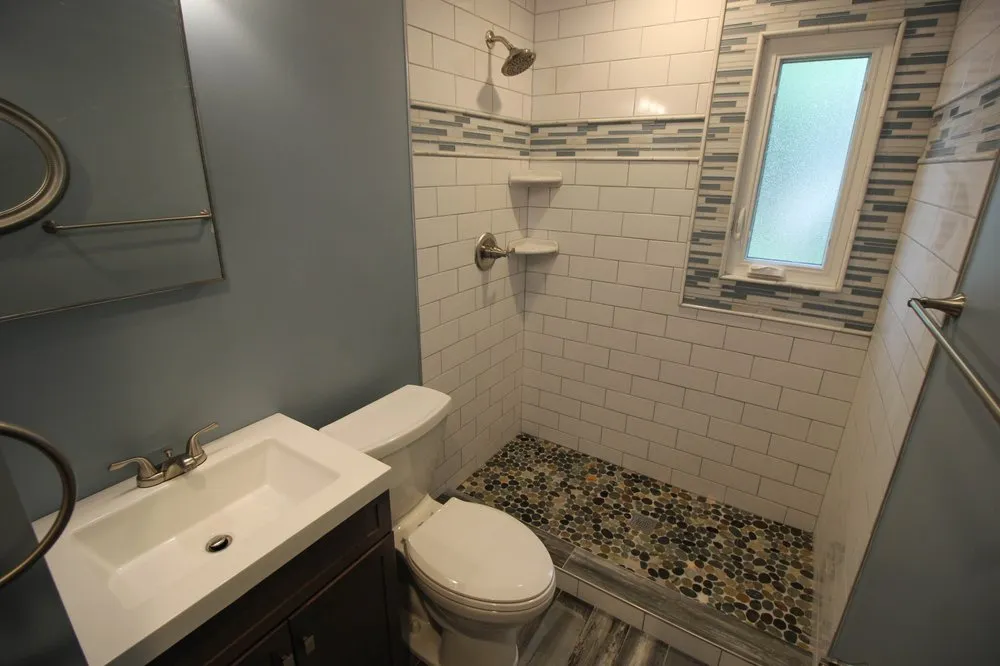 Slide of E&R Home Solutions