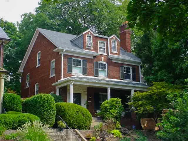 Slide of E&R Home Solutions