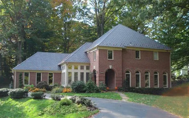 Slide of E&R Home Solutions