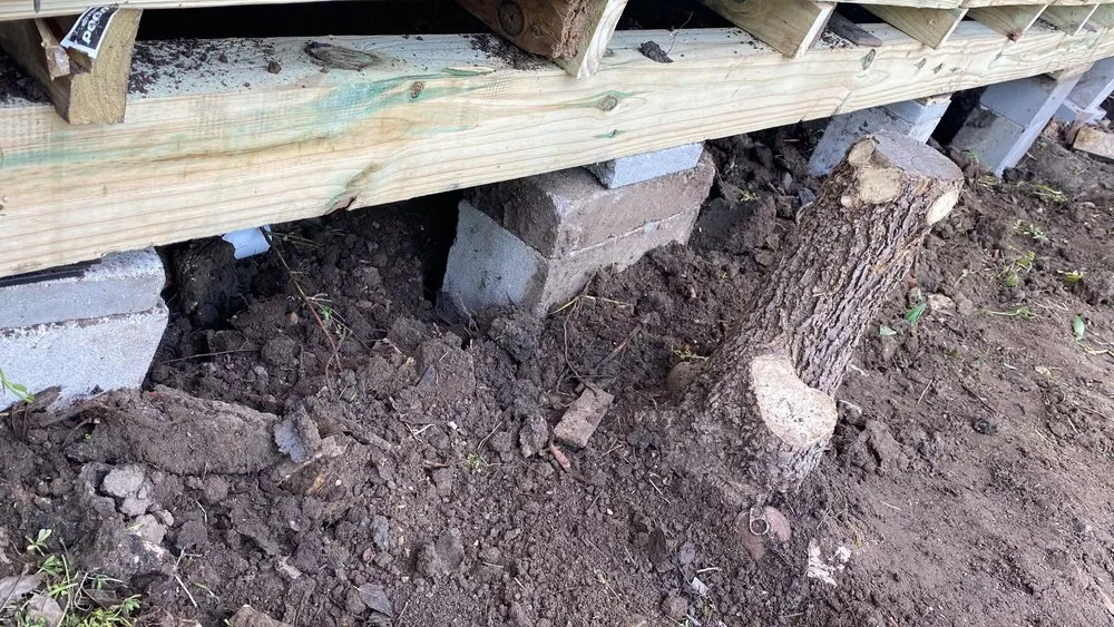 Slide of ER Roofing & Reconstruction