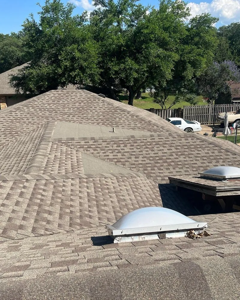 Slide of ER Roofing & Reconstruction