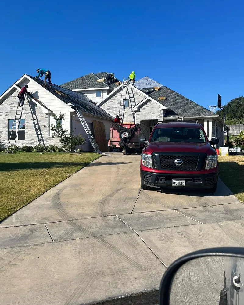 Slide of ER Roofing & Reconstruction
