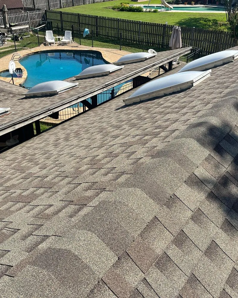 Slide of ER Roofing & Reconstruction