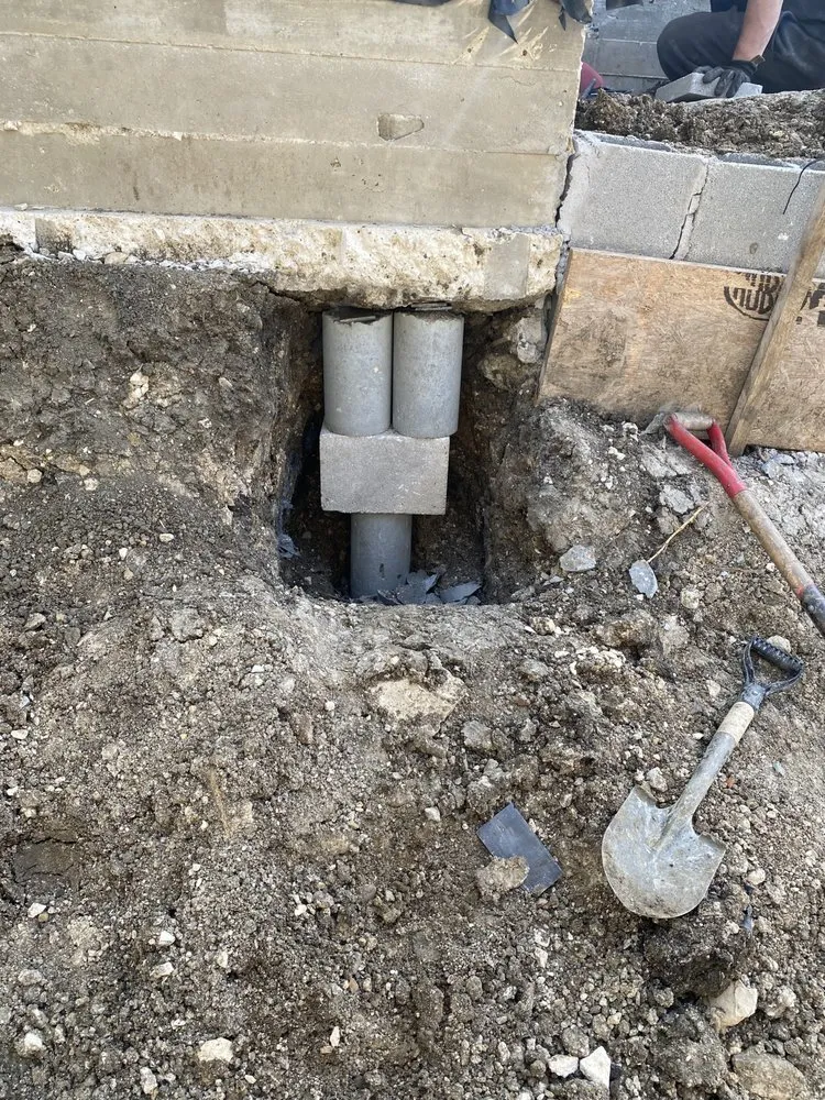 Slide of ER Roofing & Reconstruction