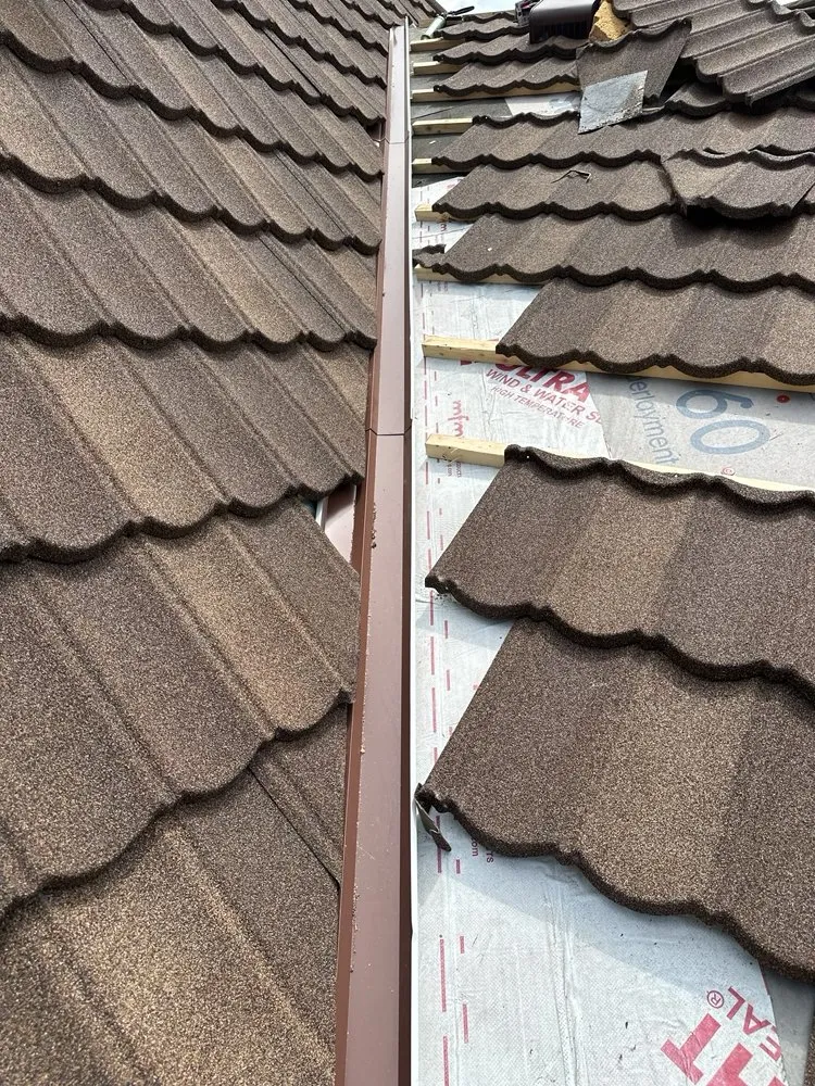 Slide of Erz Exteriors