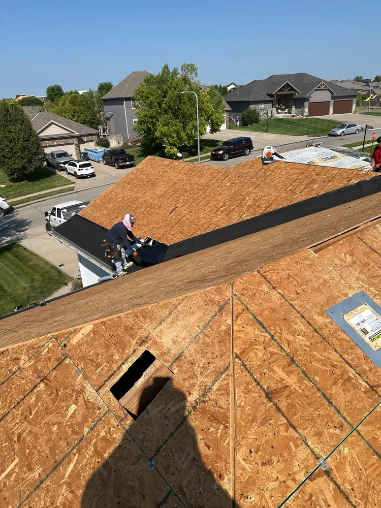 Slide of Erz Exteriors