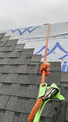 Escalante roofing Logo